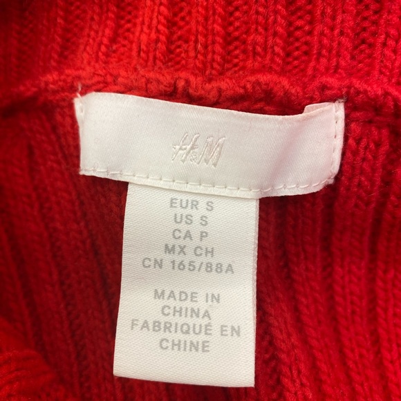 H&M Ladies Red Turtle-Neck Sweater - Picture 3 of 3